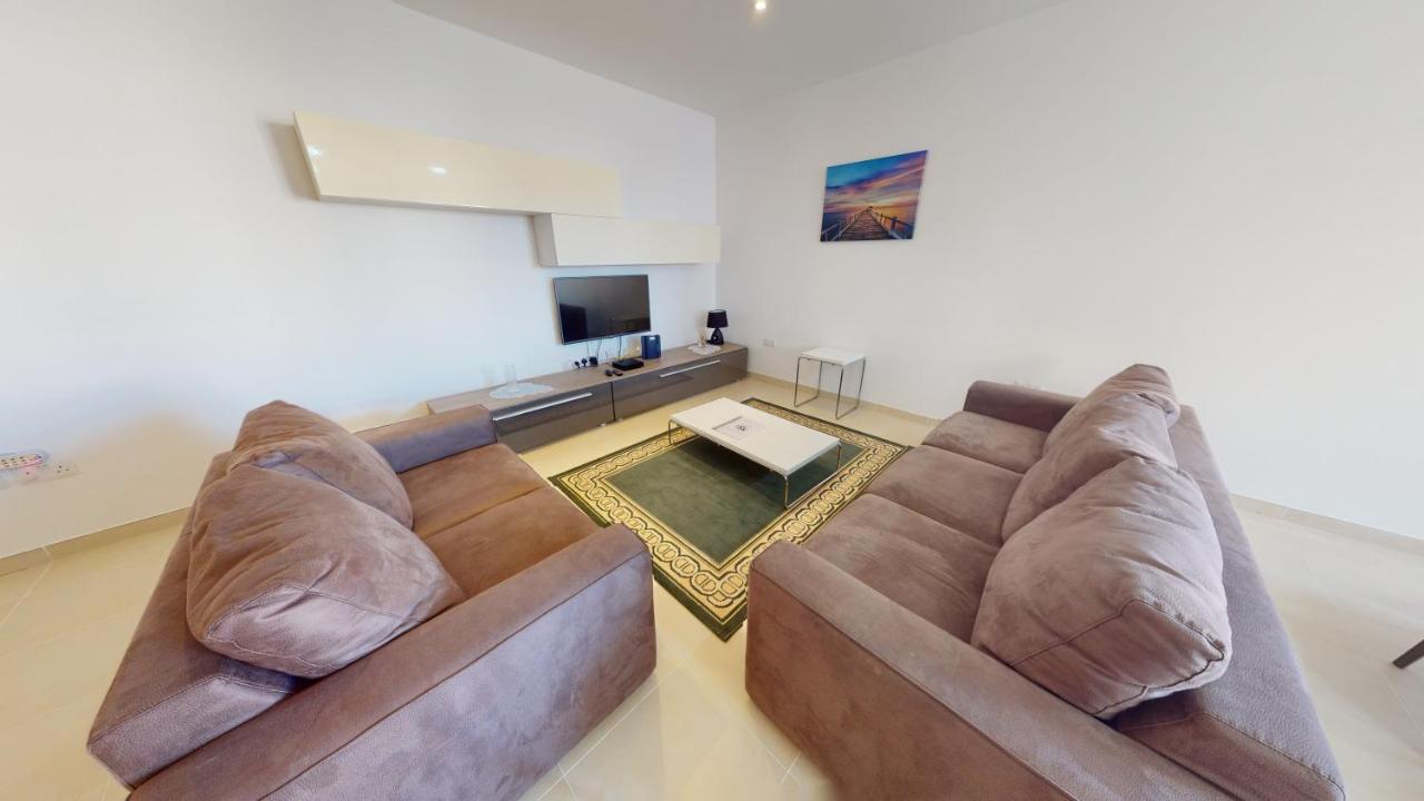 Spacious 2 Bedroom Apartment In سليمة المظهر الخارجي الصورة